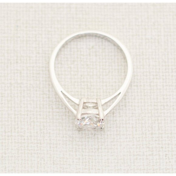 Size 8 3/4, Solitaire Ring, Elegant Ring, Avon Ring, Avon Jewelry, Silver Ring - Picture 3 of 4